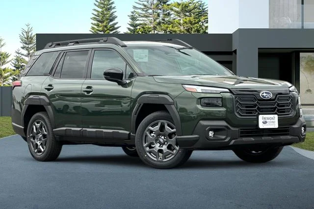 New 2026 DEEP EMERALD GREEN PEARL Subaru Premium image 2