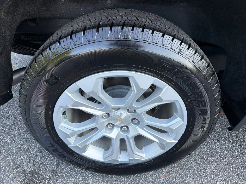 Used 2025 Gray Chevrolet LTZ image 17
