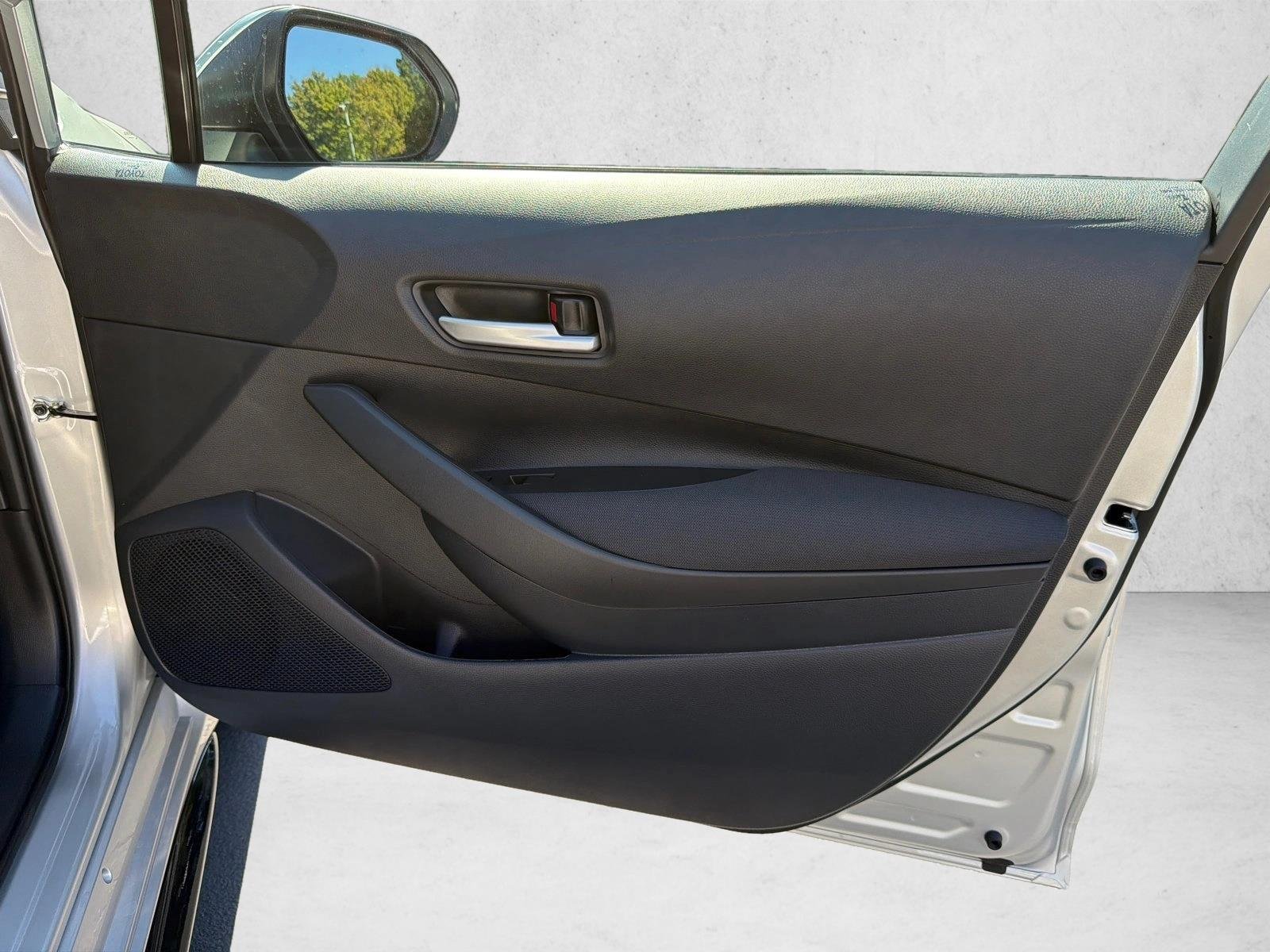 New 2027 Classic Silver Metallic Toyota SE image 14