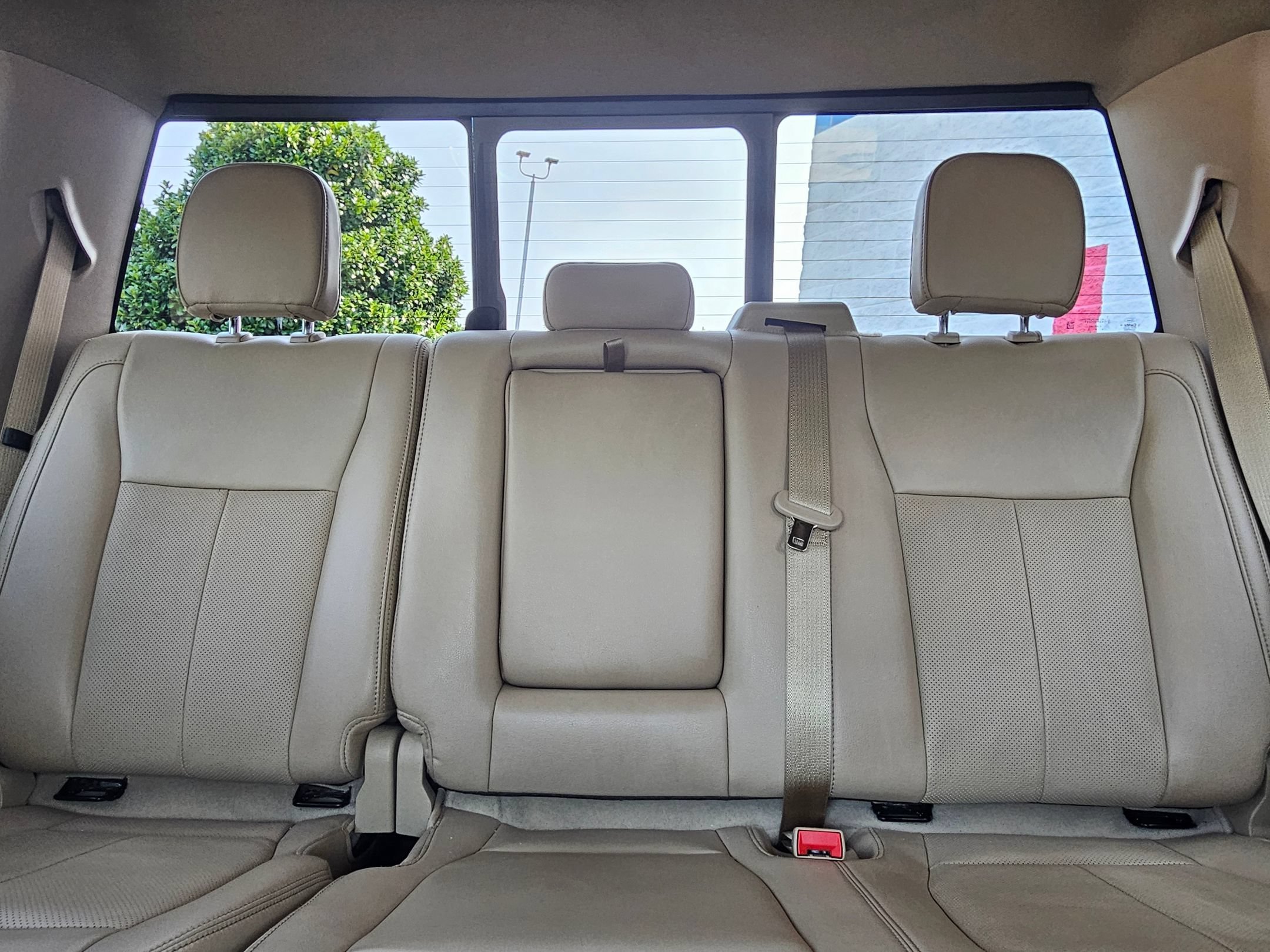 Used 2019 Silver Spruce Metallic Ford LARIAT image 26