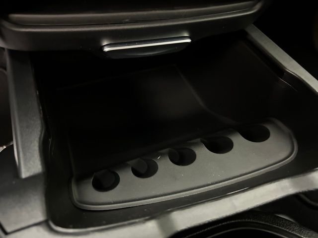 New 2026 Diamond Black Crystal Pearl-Coat Exterior Paint Chrysler Select image 35