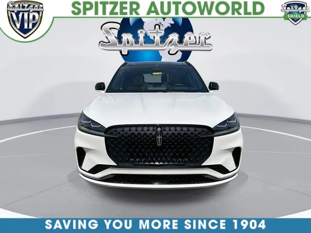 Used 2025 White Lincoln Black Label image 3