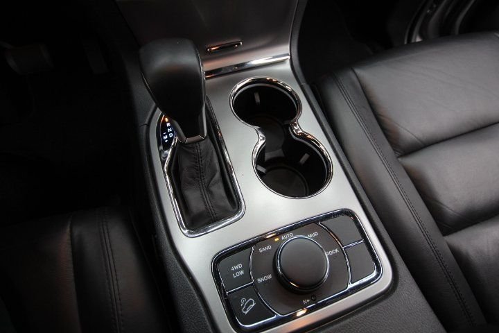 Used 2020 Silver Jeep Limited image 26