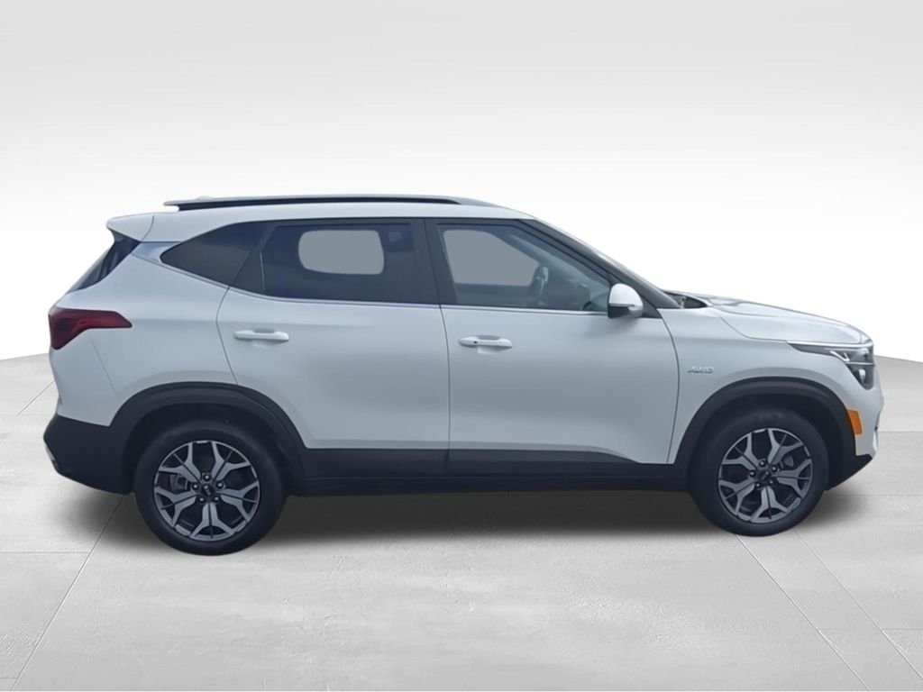 2021 Kia Seltos EX - Photo 9