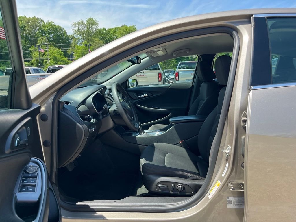 Used 2022 Mineral Gray Metallic Chevrolet LT image 15