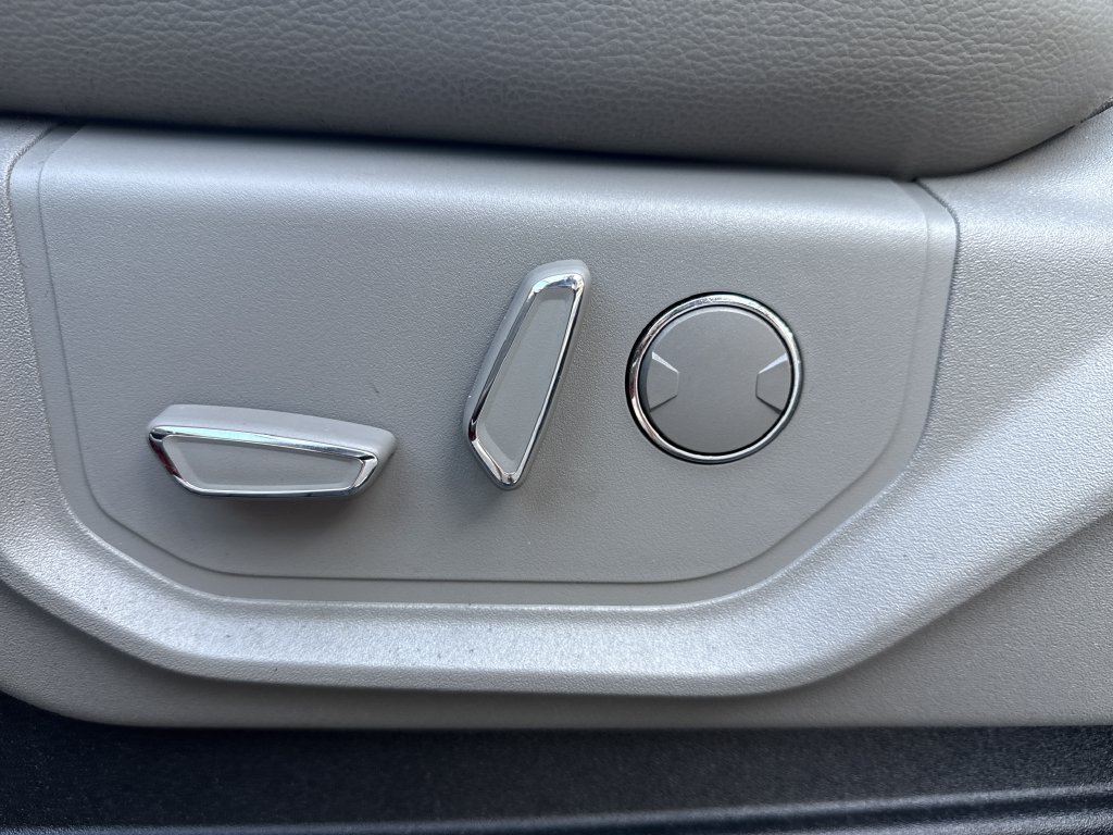 Used 2018 Ruby Red Metallic Ford Lariat image 14