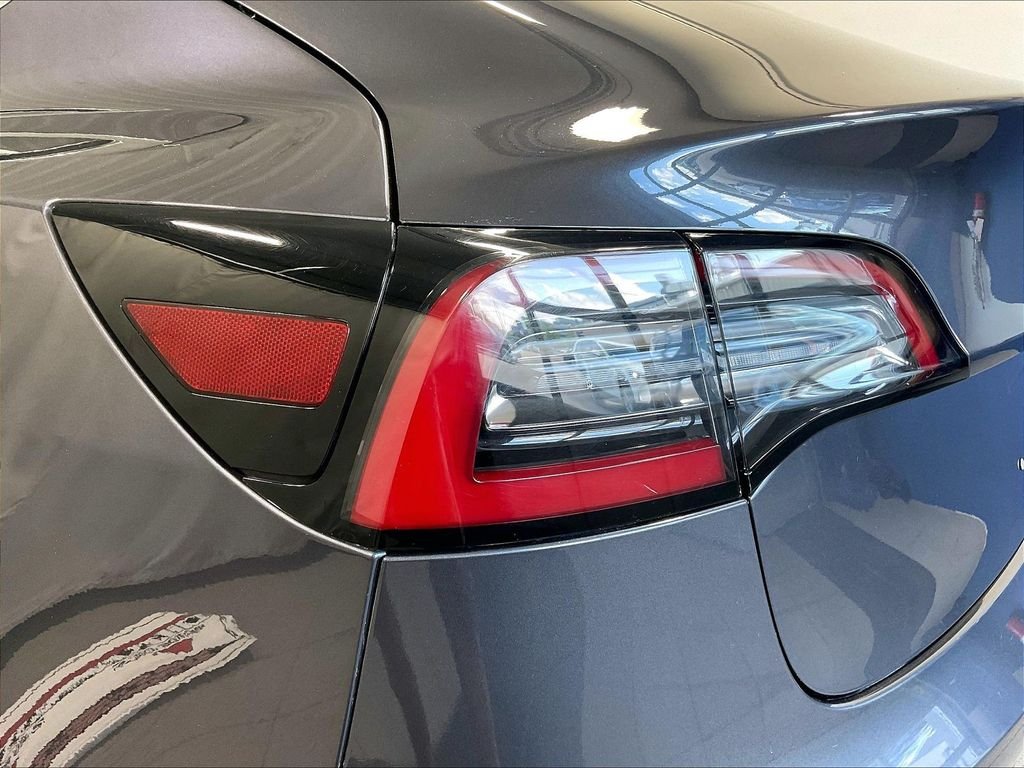 Used 2018 Gray Tesla Long Range image 34