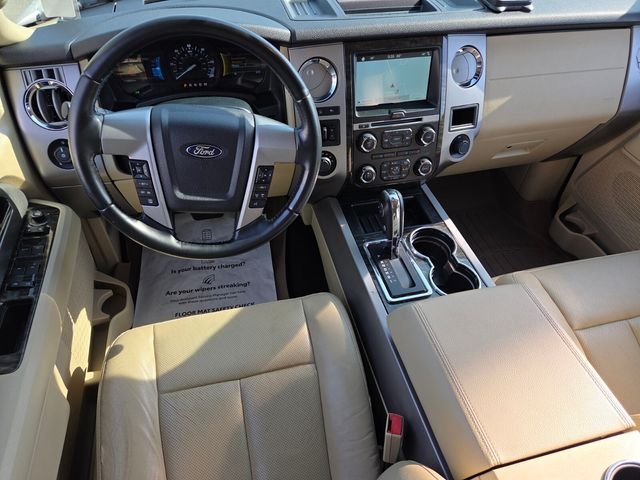 Used 2017 White Ford Limited image 9