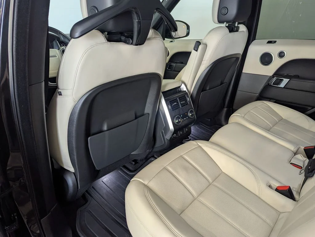 Used 2022 Black Land Rover HSE Silver Edition image 32