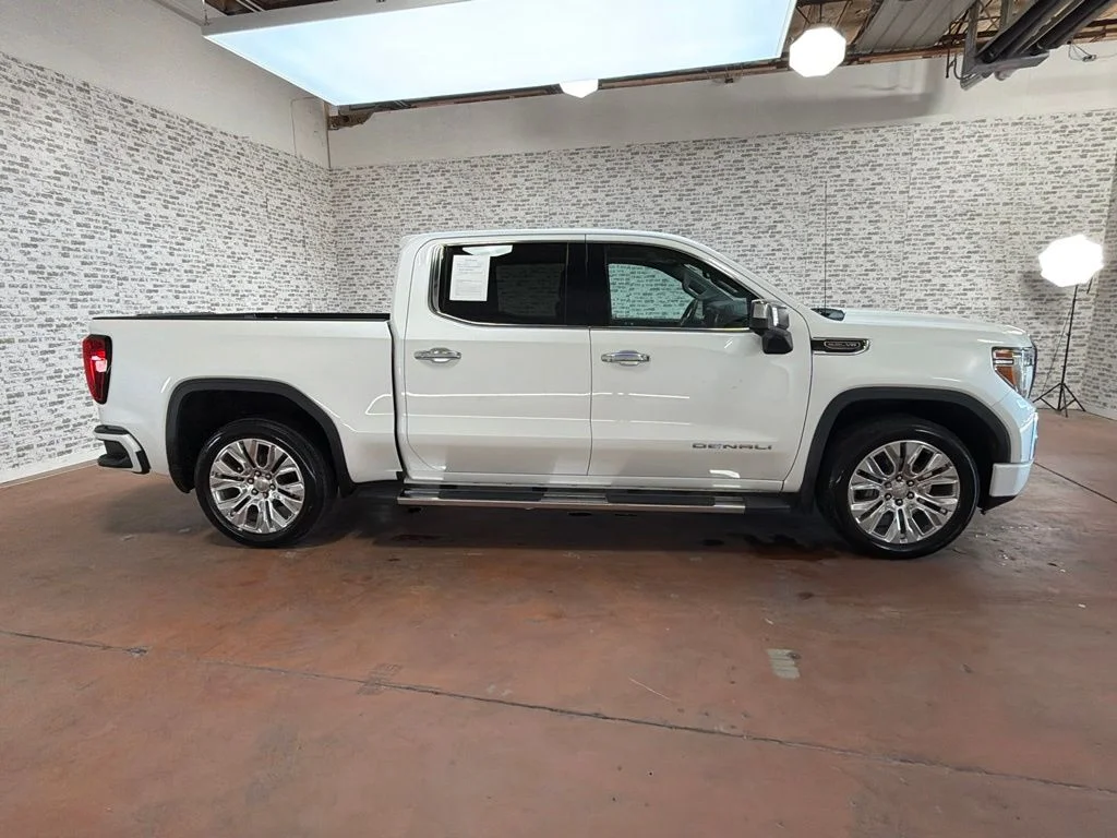 Used 2020 White Frost Tricoat GMC Denali image 8