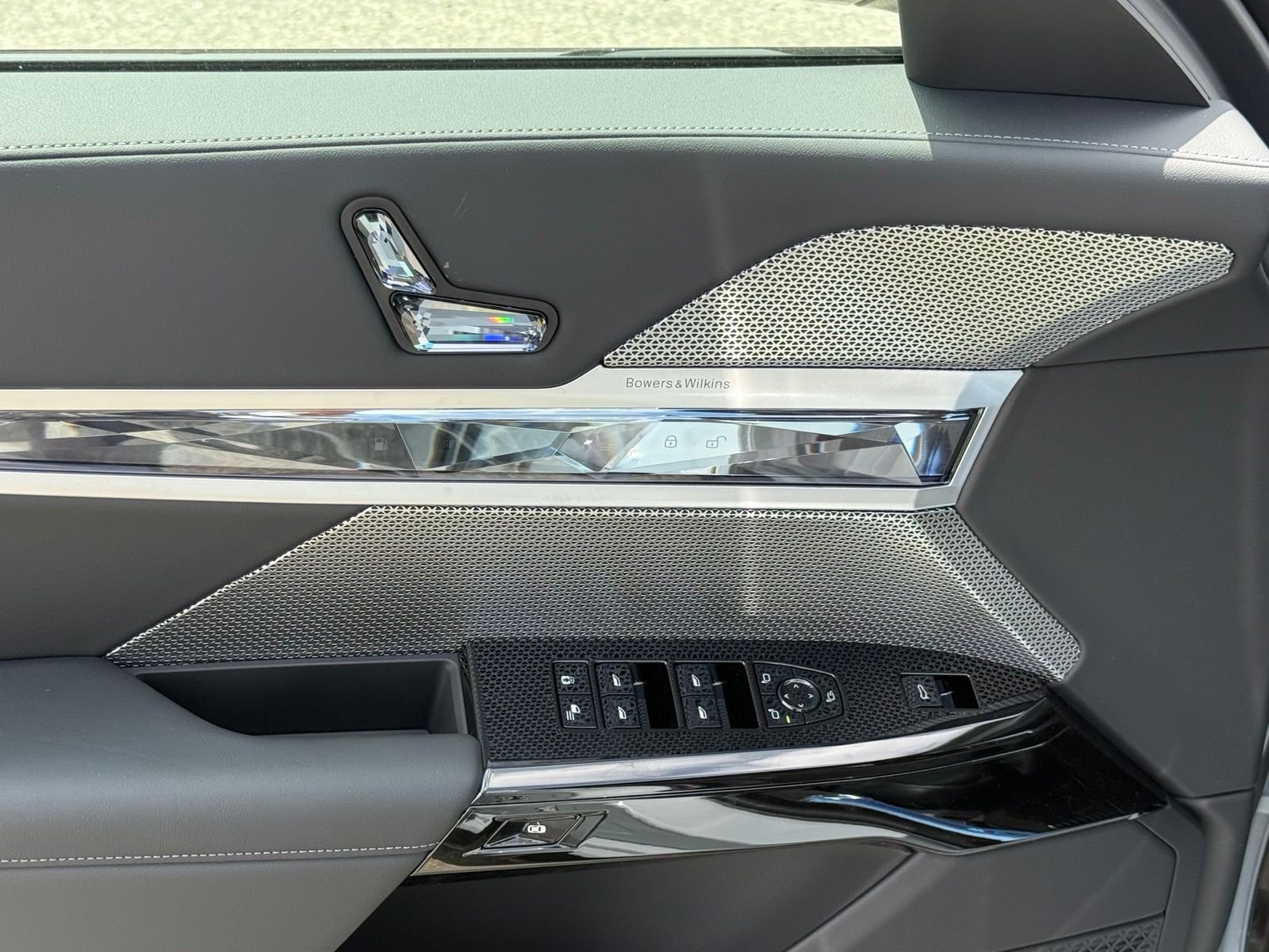 New 2026 Brooklyn Grey Metallic BMW 750e xDrive image 20
