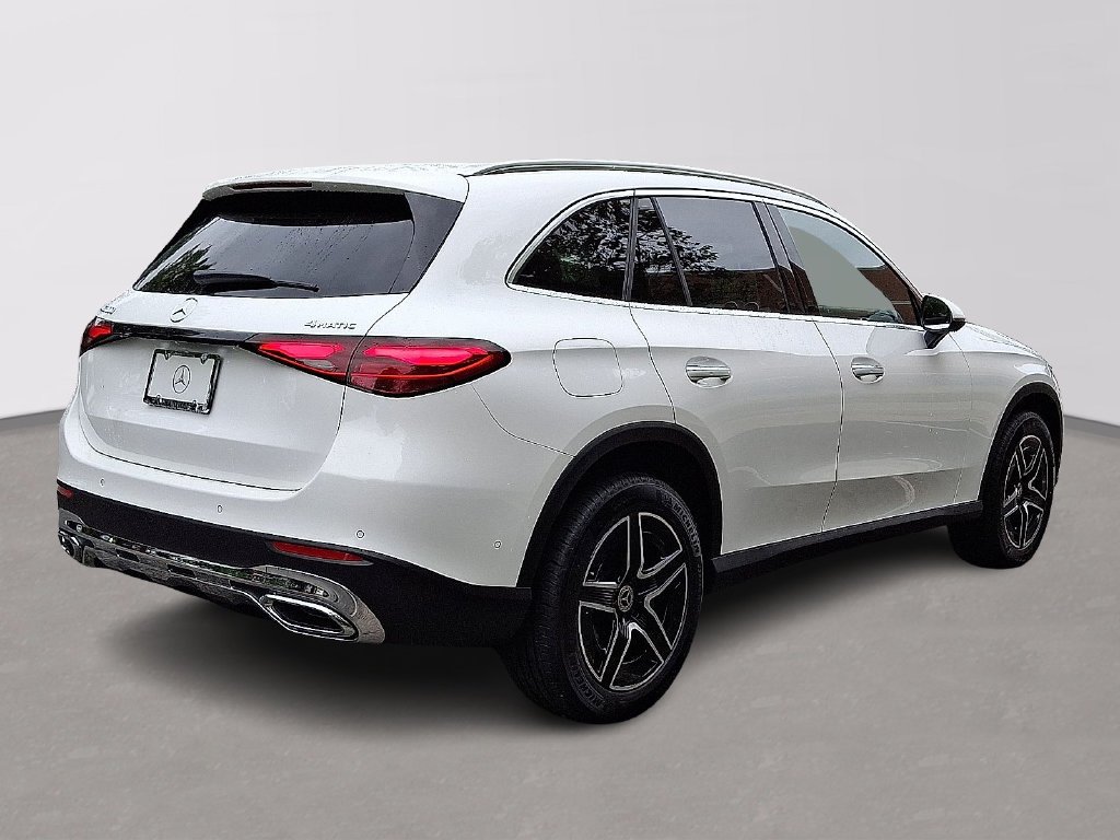 New 2027 Polar White Mercedes-Benz GLC 300 image 3