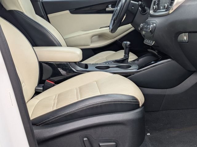 Used 2017 White Kia SX Limited image 27