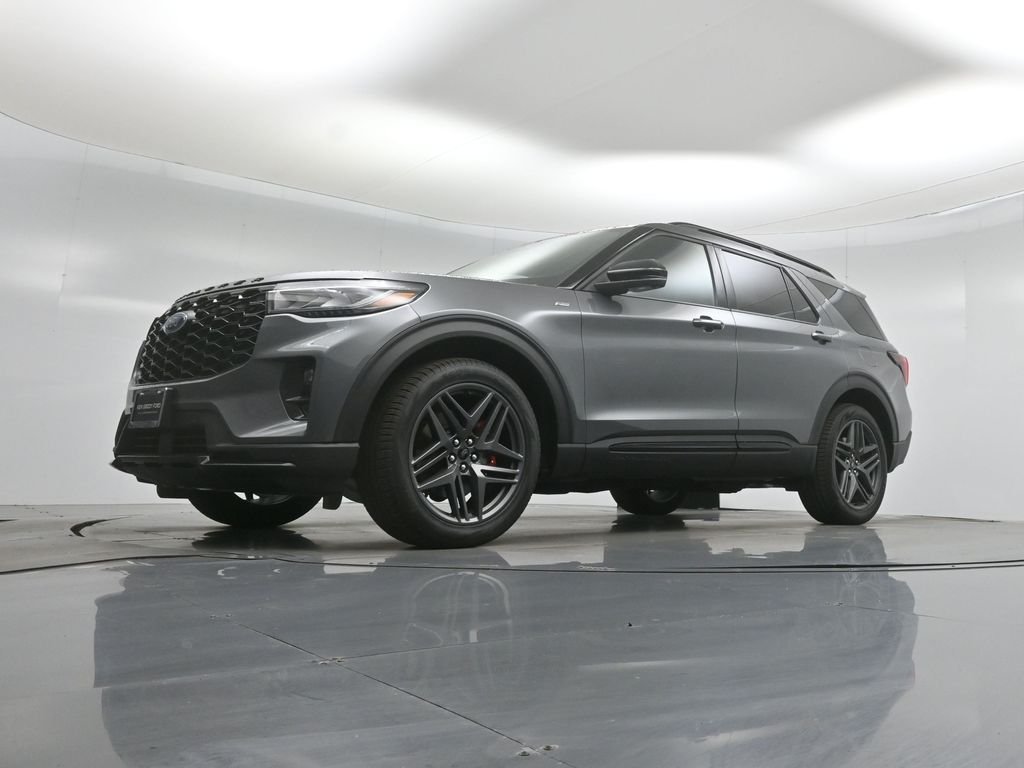 New 2026 Carbonized Gray Metallic Ford ST-Line image 45