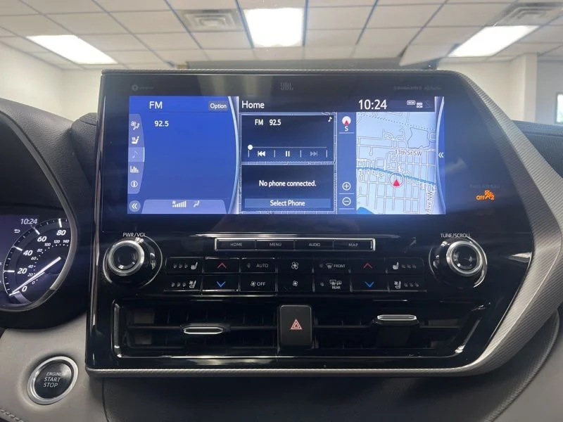 Used 2021 White Toyota Platinum image 32