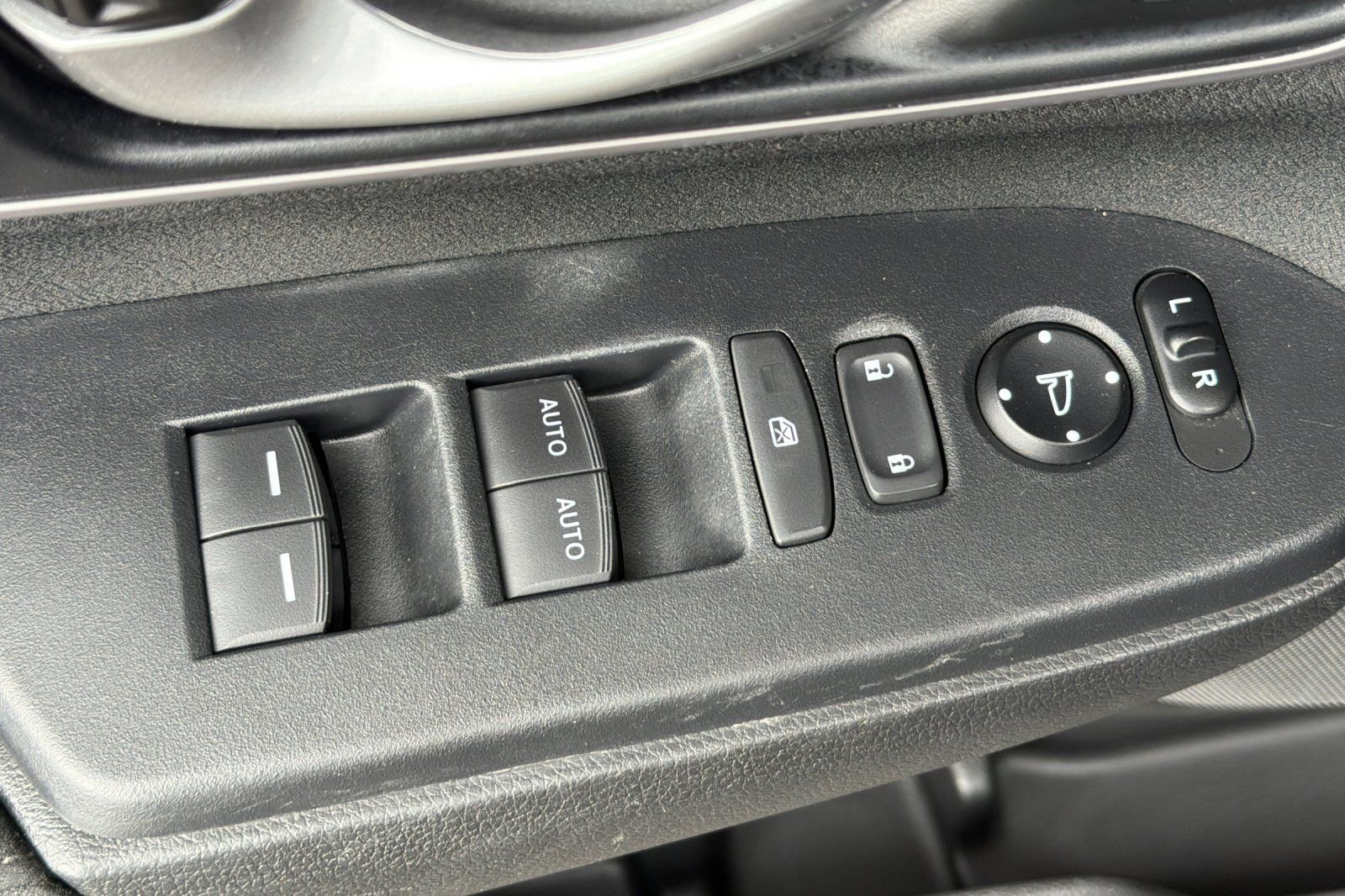 Used 2022  Honda EX image 14