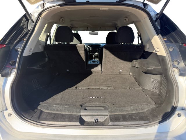 Used 2017 Silver Nissan S image 34