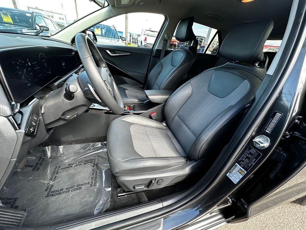 Used 2023 Gray Kia Wind image 22