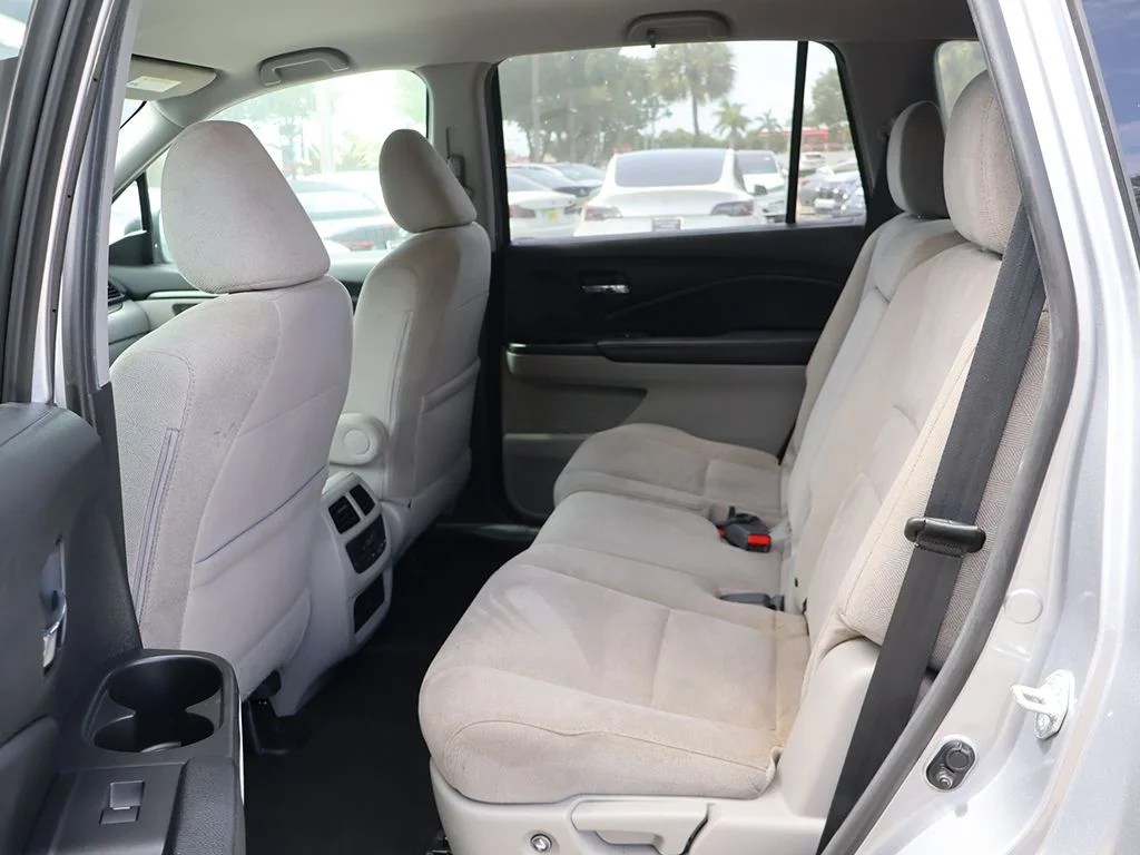 Used 2021 Silver Honda EX image 31
