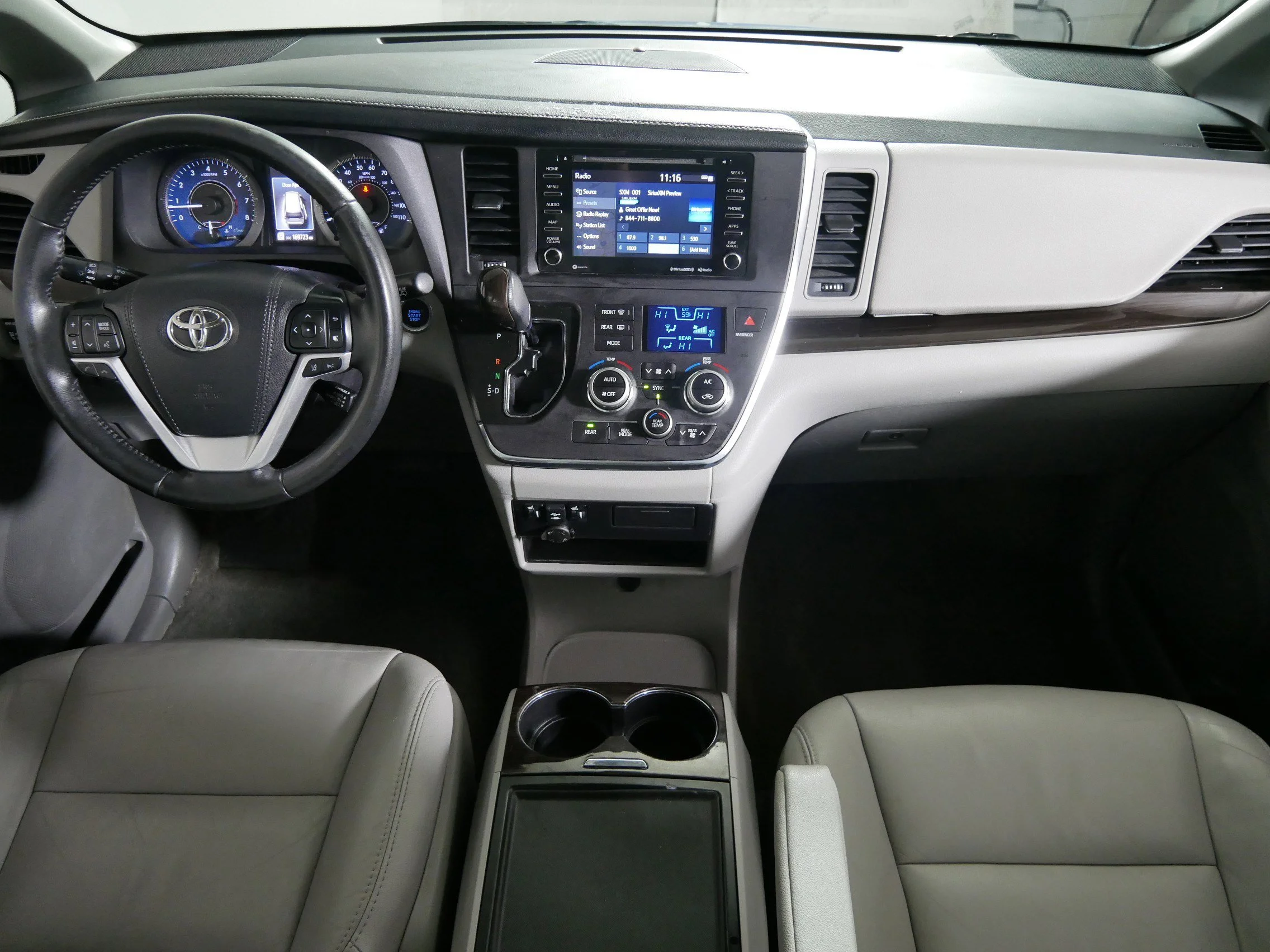 Used 2018 Parisian Night Pearl Toyota XLE image 10