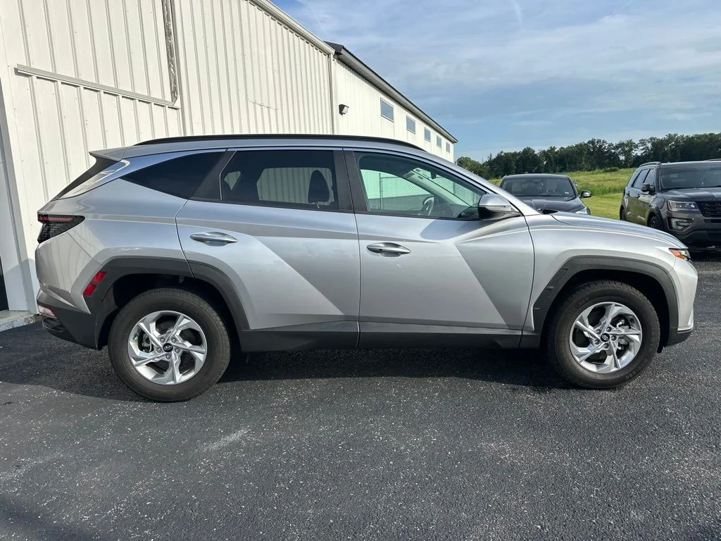 Used 2022 Silver Hyundai SEL image 6