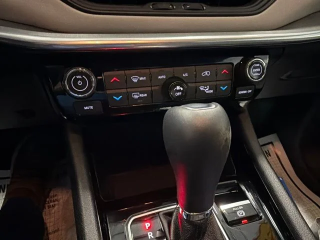 Used 2024 White Jeep Limited image 25