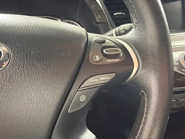 Certified Used 2019 White INFINITI LUXE image 22