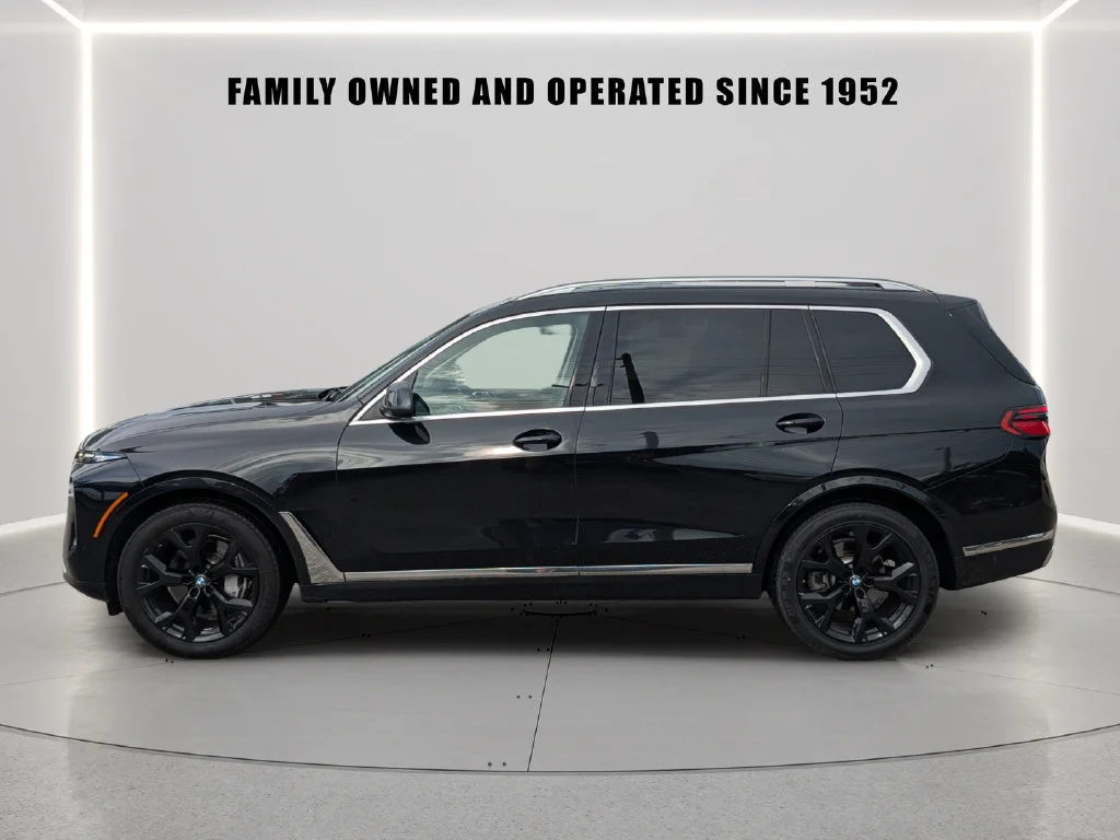 Used 2024 Black BMW xDrive40i image 3
