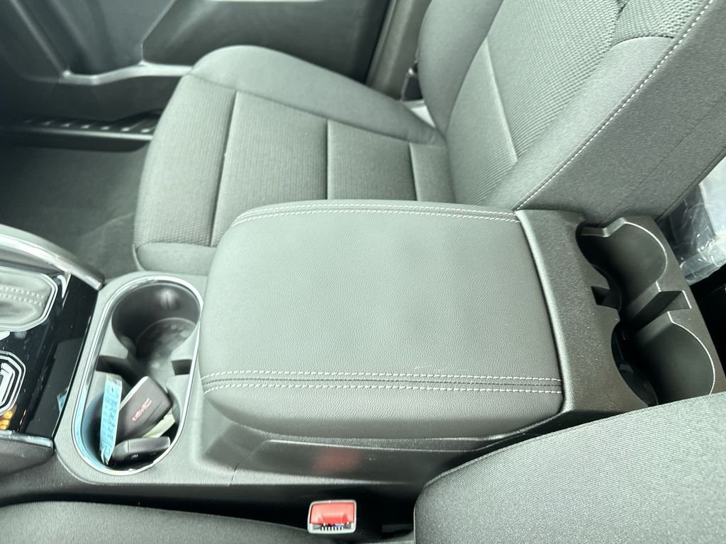 Used 2024 White GMC Elevation image 26
