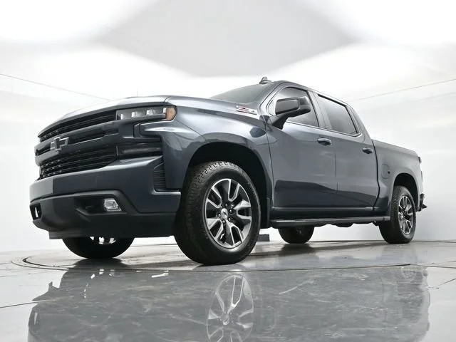 Used 2020 SHADOW GRAY METALLIC Chevrolet RST image 24