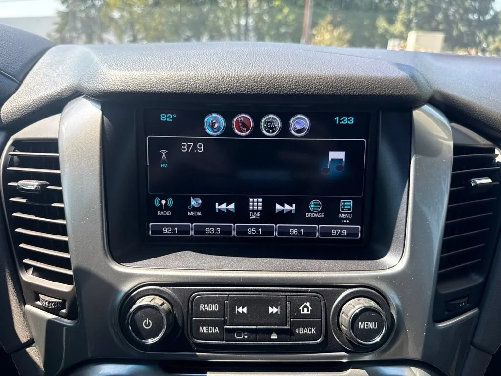 Used 2018 SILVER ICE METALLIC Chevrolet LT image 21