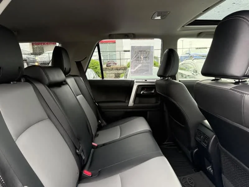 Used 2022 Nautical Blue Metallic Toyota SR5 Premium image 10