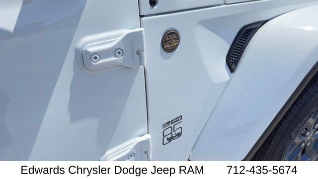 New 2026 Bright White Clear-Coat Exterior Paint Jeep 85th Anniversary Edition image 10
