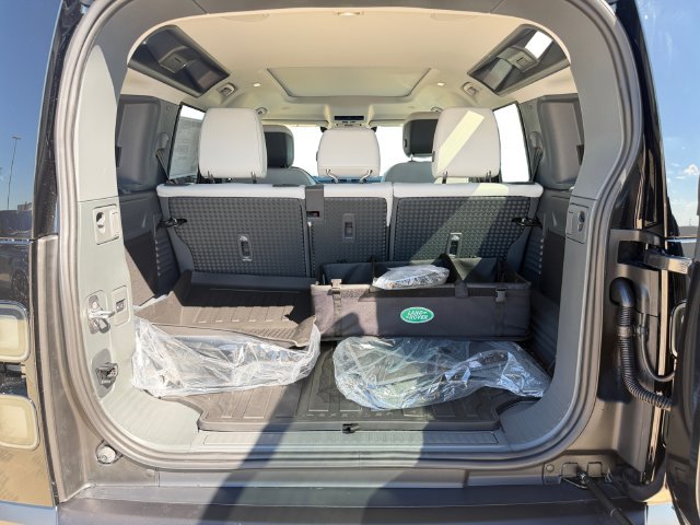 New 2026 Carpathian Grey Land Rover X-Dynamic SE image 18