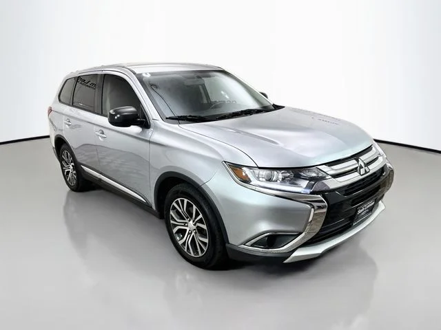 2017 Mitsubishi Outlander ES for sale at Sam Leman Ford