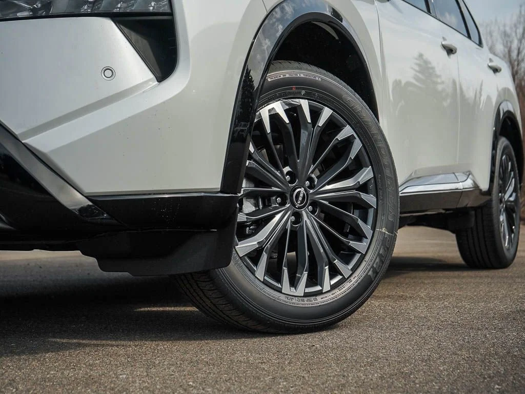 New 2026 Everest White Pearl Tricoat Nissan Platinum image 6
