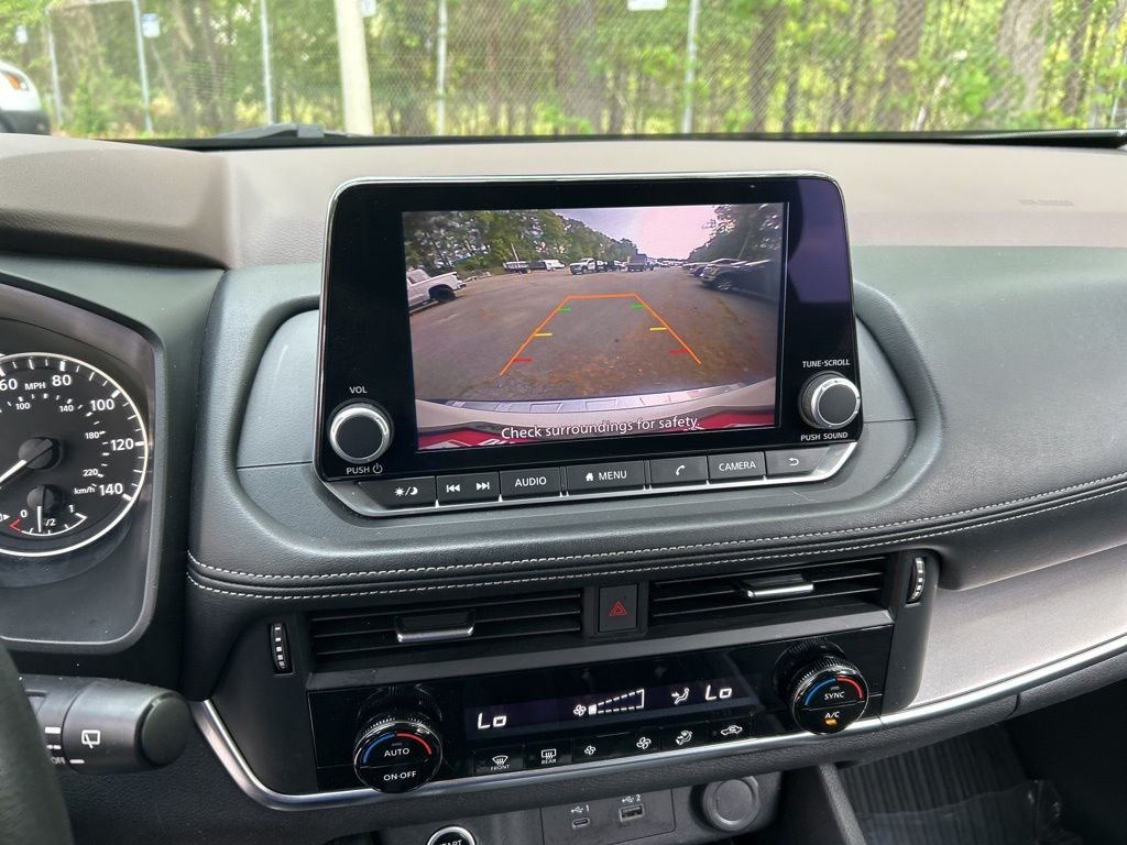 Used 2023 White Nissan SV image 18