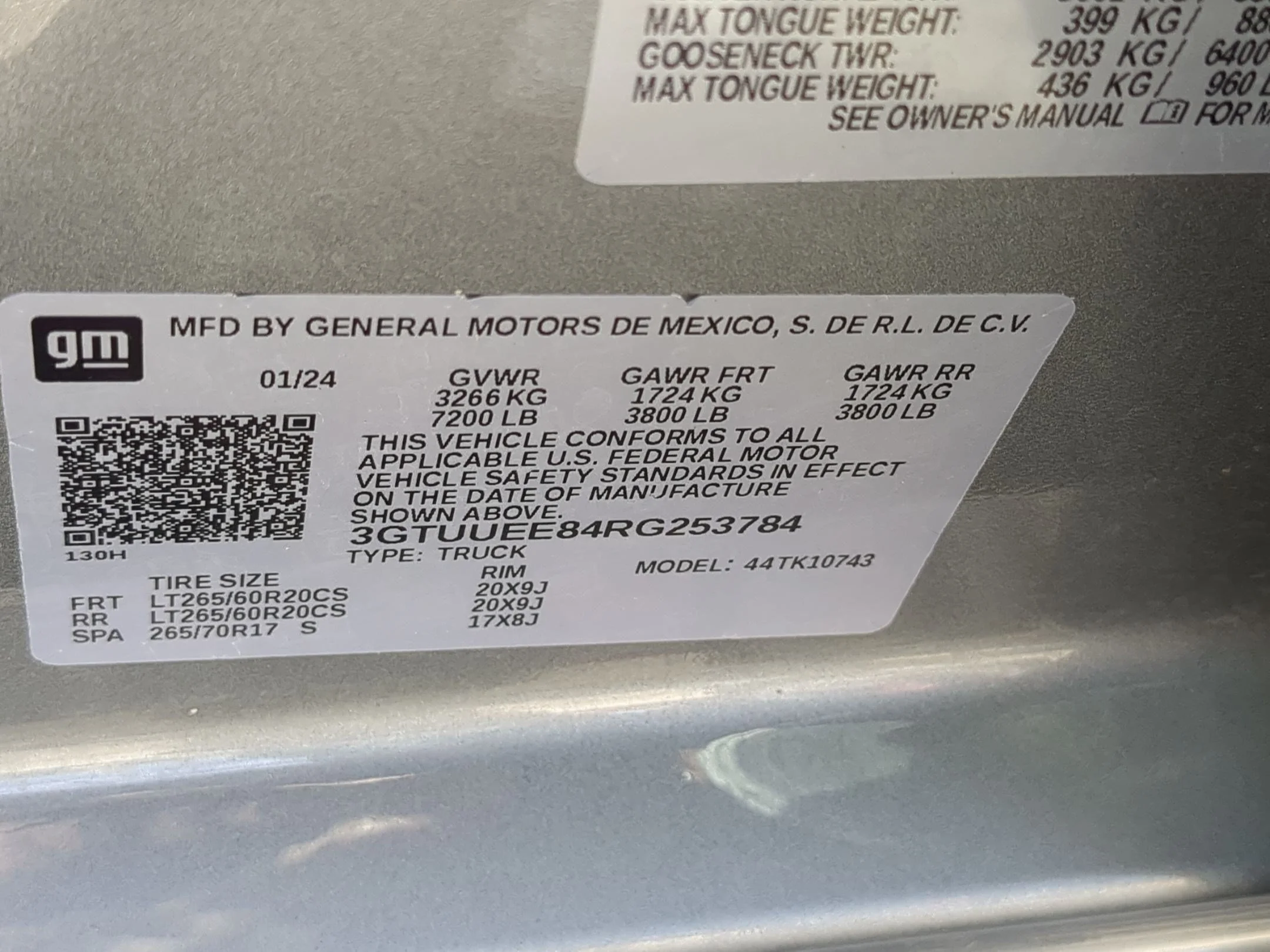 Used 2024 Sterling Metallic GMC AT4 image 35