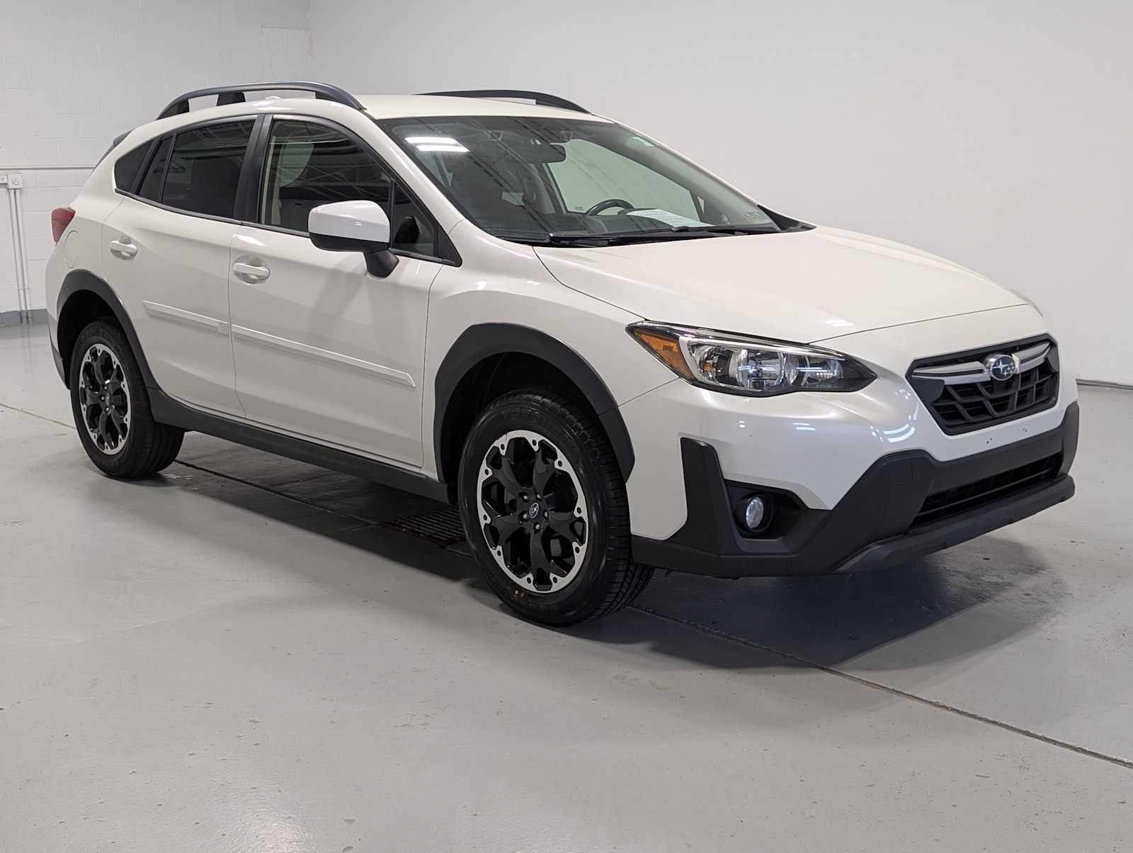 Used 2021 Crystal White Pearl Subaru Premium image 6