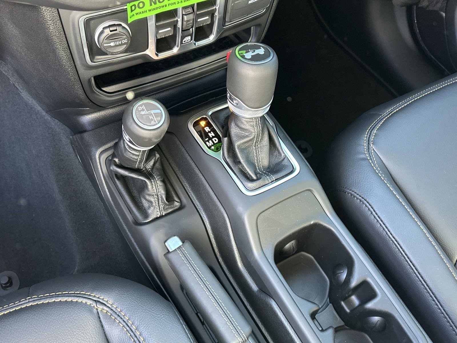 2025 Jeep Wrangler 4-Door Sahara - Photo 29