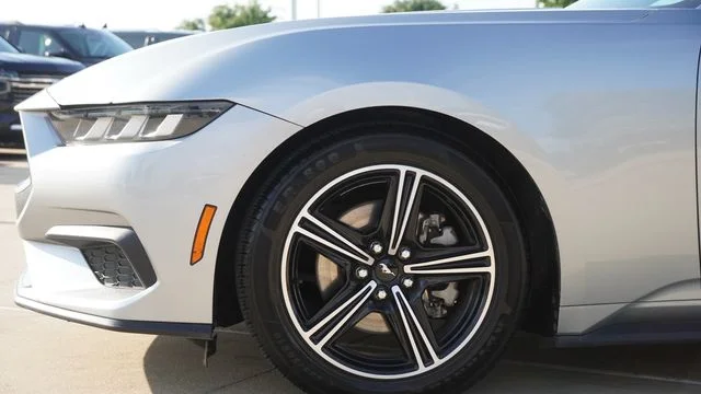 Used 2024 Silver Ford EcoBoost Premium image 5