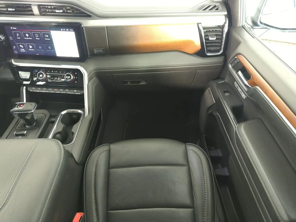 Used 2023 White GMC Denali image 15