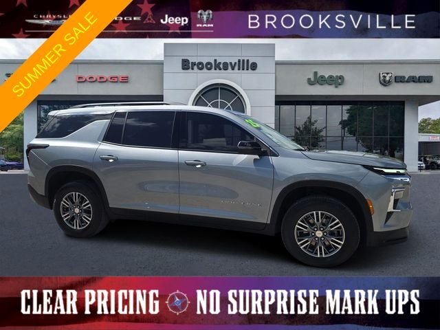 2025 Chevrolet Traverse FWD LT's photo