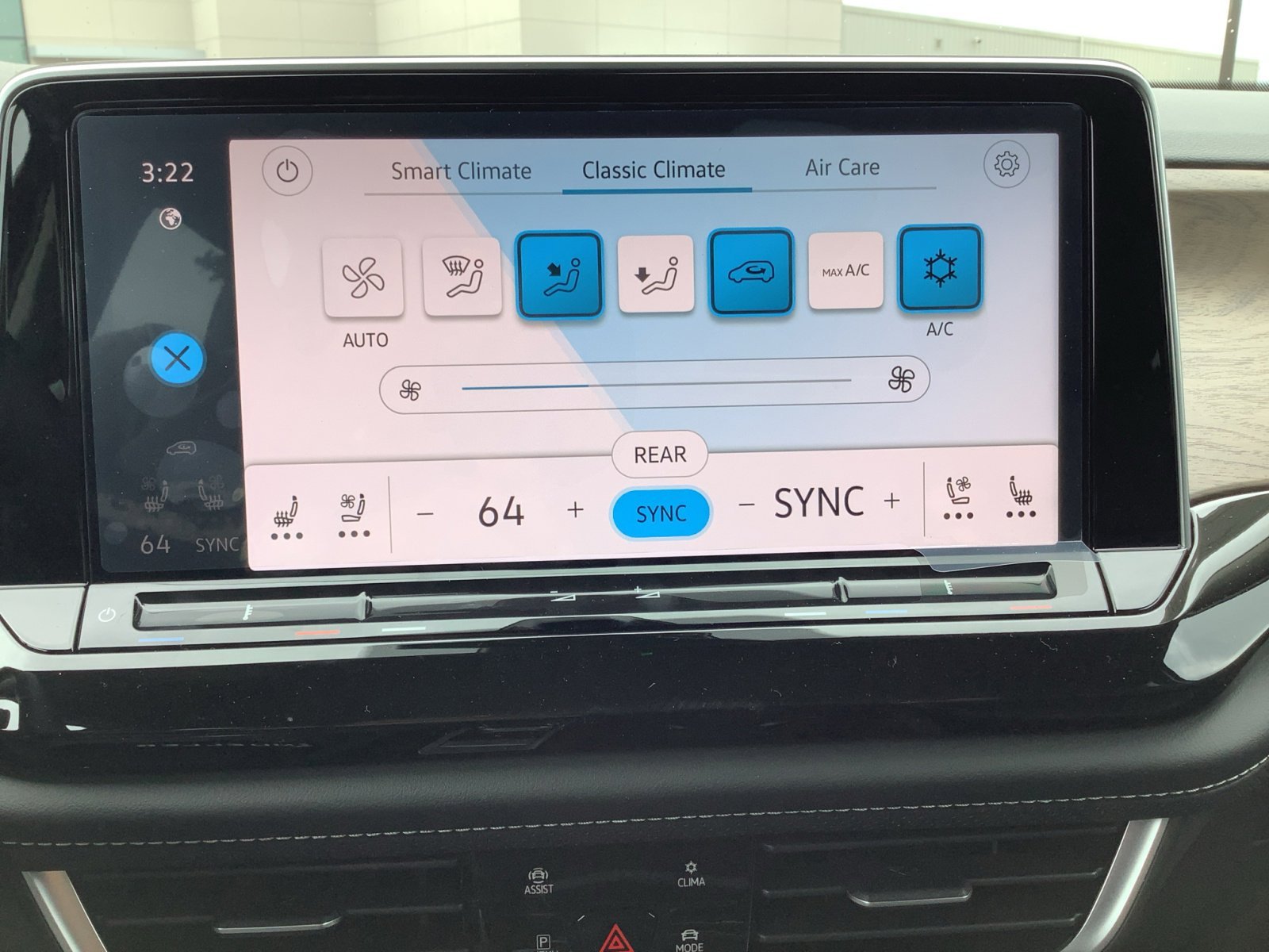 New 2025 Mountain Lake Blue Metallic Volkswagen 2.0T SE w/Technology image 18