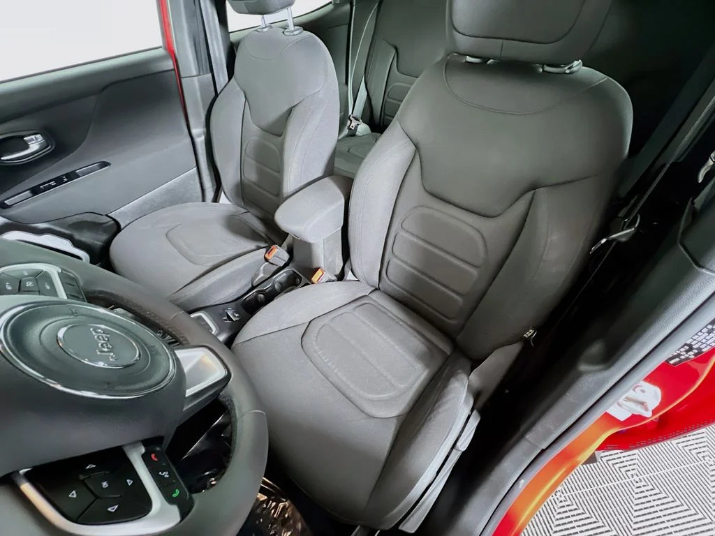 Used 2021 Red Jeep Latitude image 19
