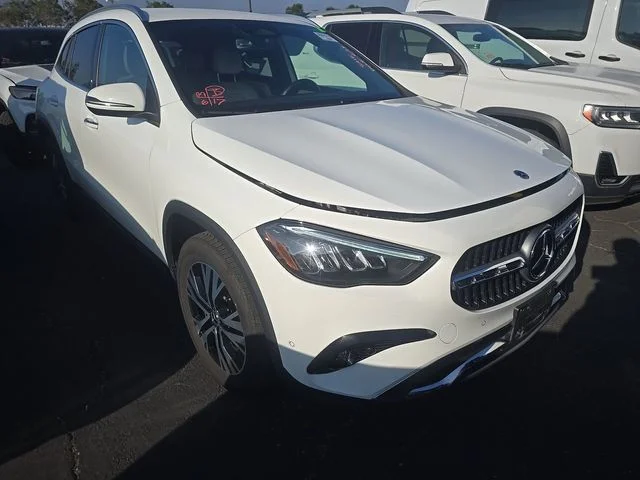 Used 2025 White Mercedes-Benz GLA 250 image 1