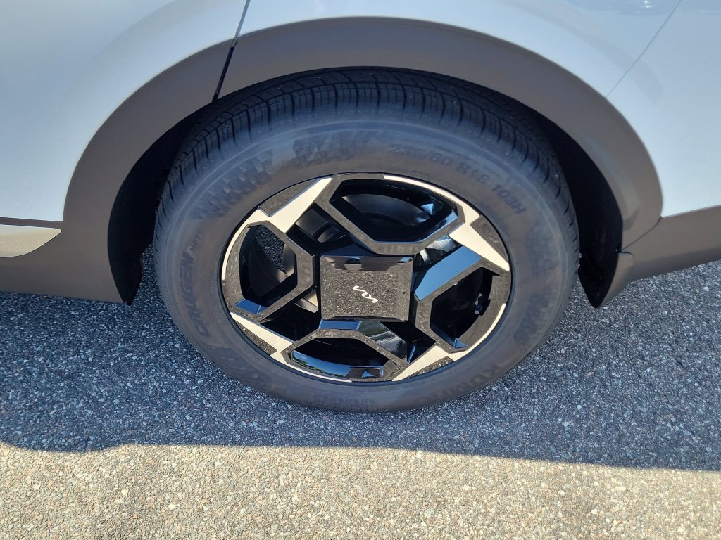New 2026 Glacial White Pearl Kia EX image 40