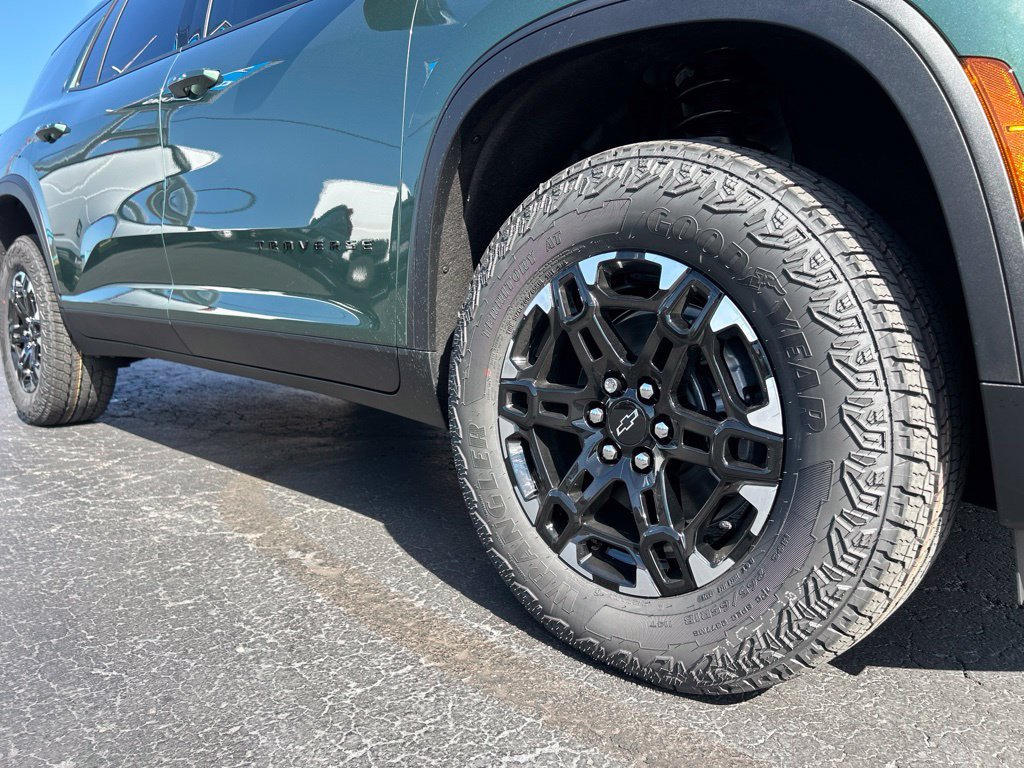 2027 Chevrolet Traverse Z71 - Photo 11