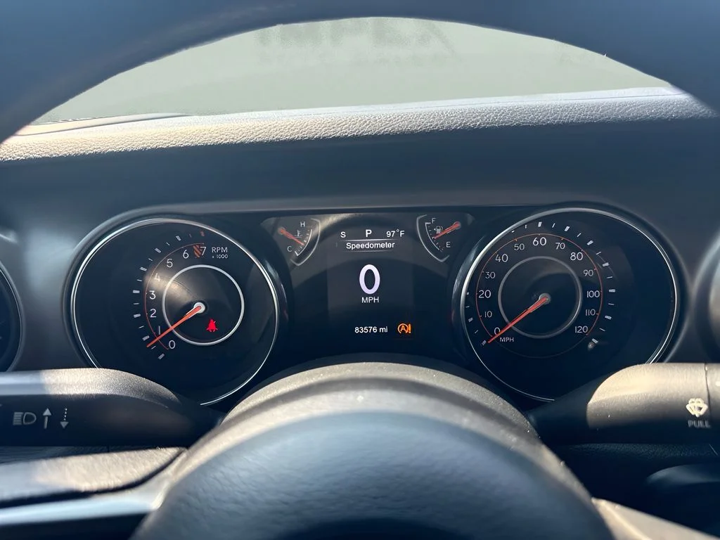 Used 2020 Green Jeep Sport image 13