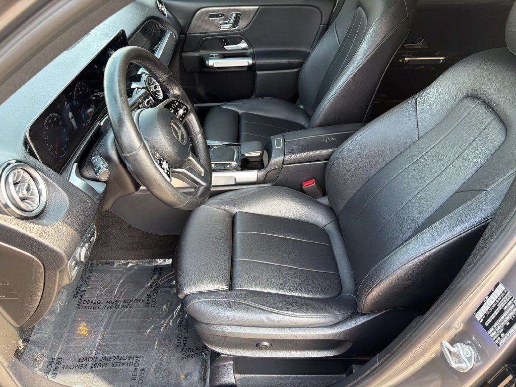 Used 2021 Silver Mercedes-Benz GLB 250 image 16